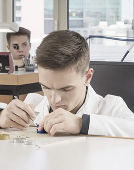 凯罗尔·切尔西-天津浪琴售后维修服务中心制表师