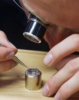 亚历山大·约翰森-长沙浪琴售后维修点制表师