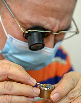 伊桑·威尔森-宜昌浪琴维修服务中心制表师