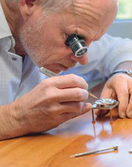 詹姆士·约翰森-宜昌浪琴维修服务中心制表师